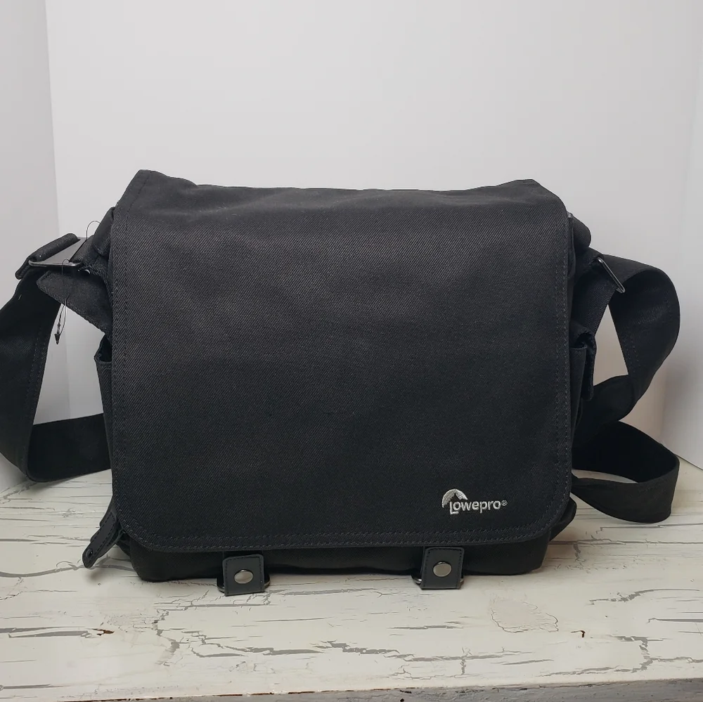 Lowepro 'Urban Reporter 150' Camera and Gear Bag in Black